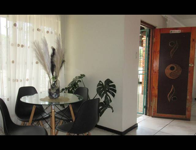 3 BEDROOM FREEHOLD FOR SALE IN ELANDSPARK